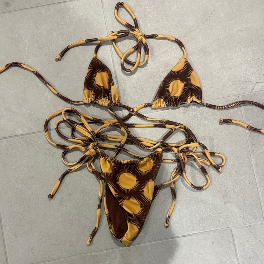 Frankie’s bikinis set